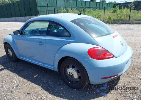 2012 Volkswagen Beetle 2.5L z USA, uszkodzony, nr VIN 3VWJP7AT4CM637859